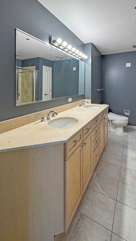 720 W Randolph Street 608, Chicago, IL 60661