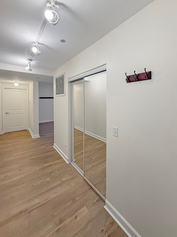 720 W Randolph Street 608, Chicago, IL 60661