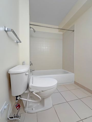 720 W Randolph Street 608, Chicago, IL 60661