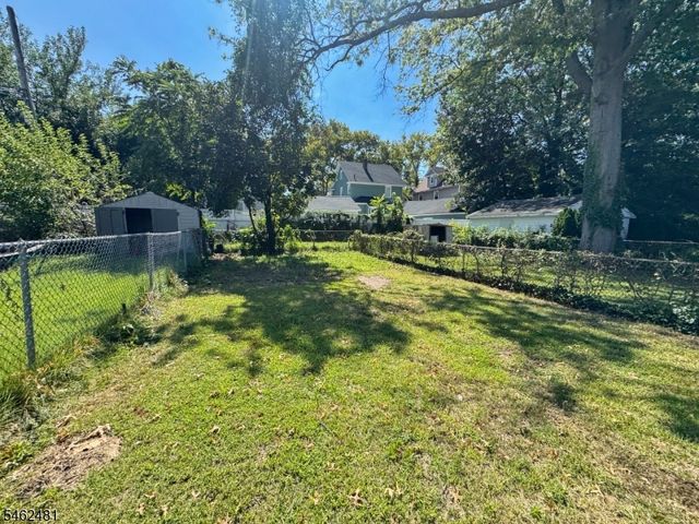 12 Maolis Ave, Bloomfield Twp., NJ 07003