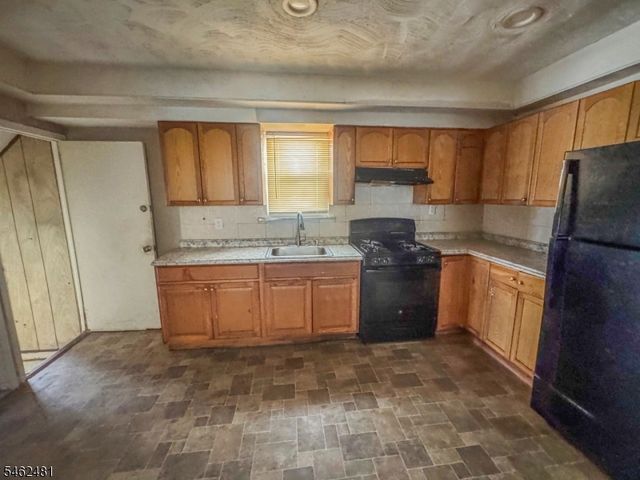 12 Maolis Ave, Bloomfield Twp., NJ 07003