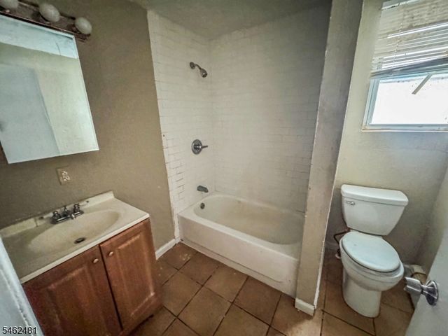 12 Maolis Ave, Bloomfield Twp., NJ 07003