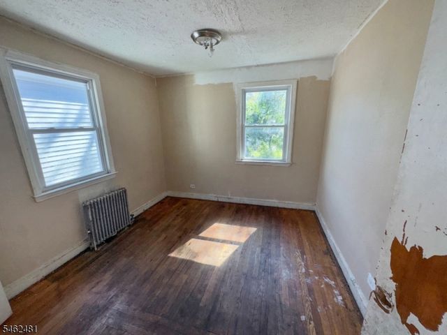12 Maolis Ave, Bloomfield Twp., NJ 07003