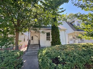 12 Maolis Ave, Bloomfield Twp., NJ 07003