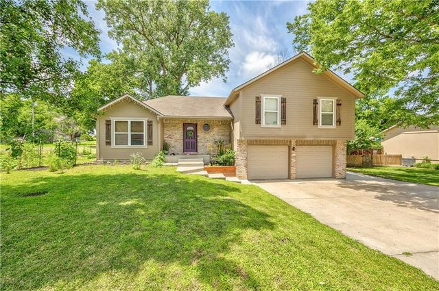 301 N Harrison Street, Spring Hill, KS 66083