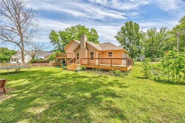 301 N Harrison Street, Spring Hill, KS 66083
