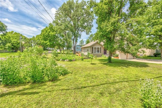 301 N Harrison Street, Spring Hill, KS 66083