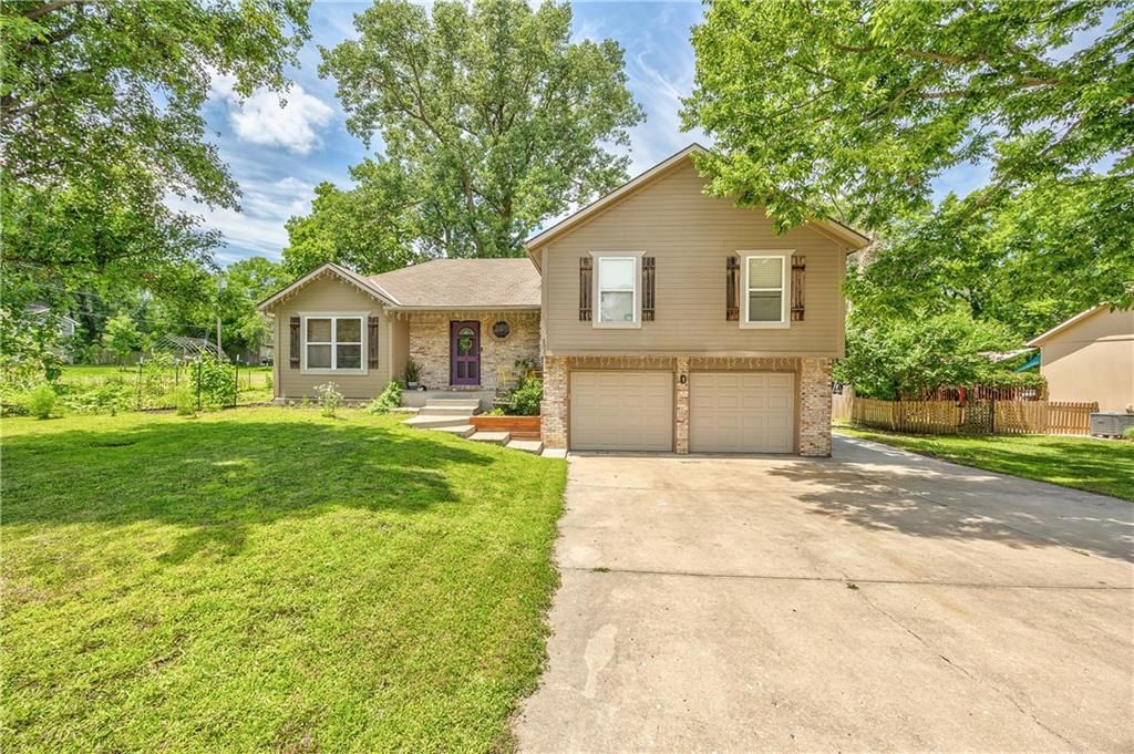 301 N Harrison Street, Spring Hill, KS 66083