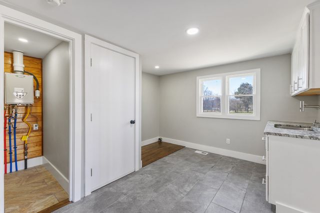405 Fairfield Rd, Bethpage, TN 37022