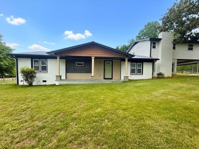 405 Fairfield Rd, Bethpage, TN 37022