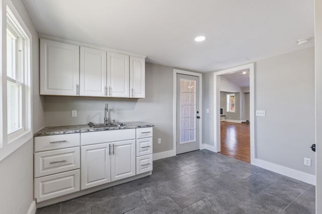 405 Fairfield Rd, Bethpage, TN 37022