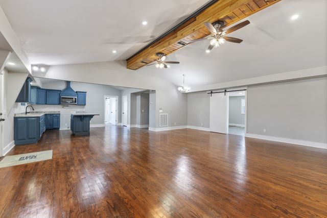 405 Fairfield Rd, Bethpage, TN 37022