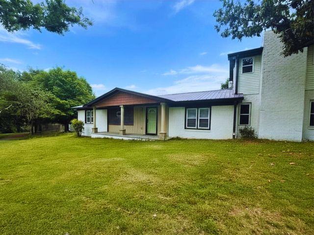 405 Fairfield Rd, Bethpage, TN 37022
