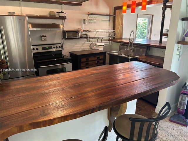 9530 NW 1st Ave, Miami Shores, FL 33150