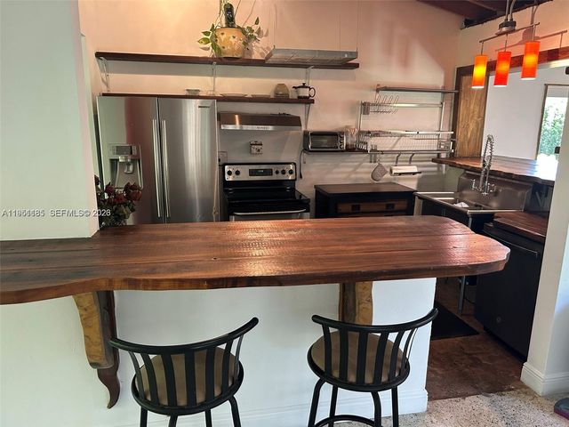 9530 NW 1st Ave, Miami Shores, FL 33150