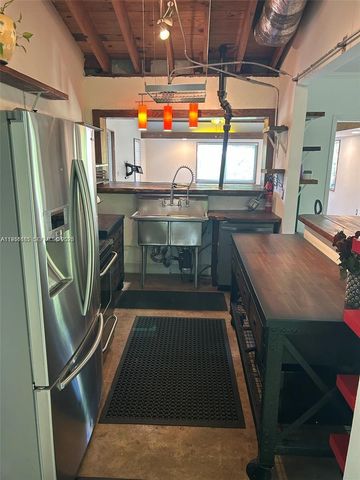 9530 NW 1st Ave, Miami Shores, FL 33150