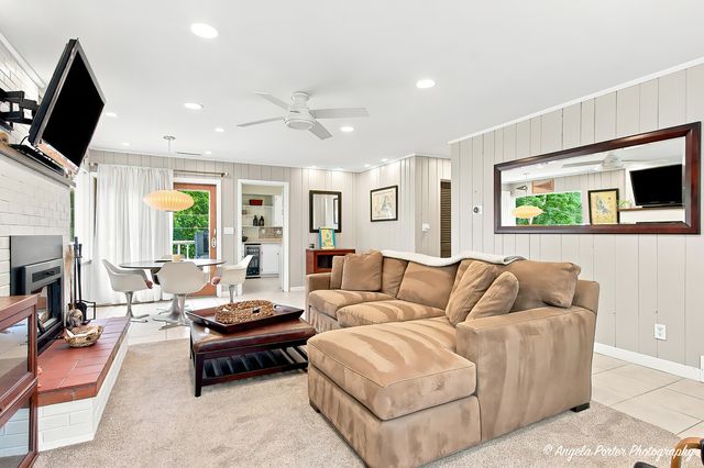 2904 Wooded Lane, Mchenry, IL 60051