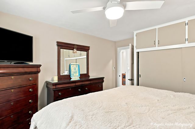 2904 Wooded Lane, Mchenry, IL 60051