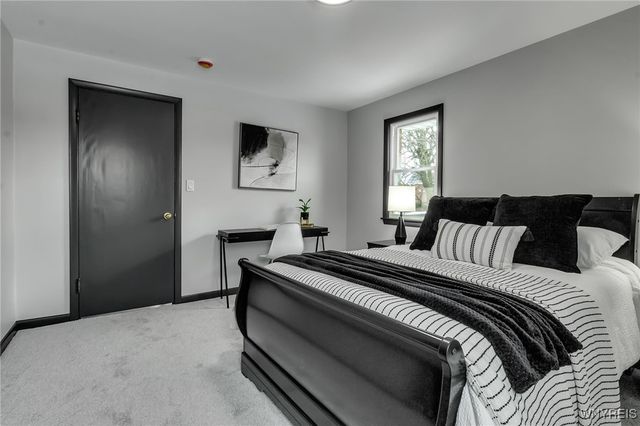 60 Evelyn Avenue, West Seneca, NY 14224