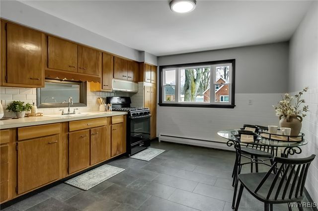 60 Evelyn Avenue, West Seneca, NY 14224