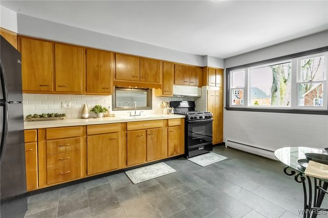 60 Evelyn Avenue, West Seneca, NY 14224