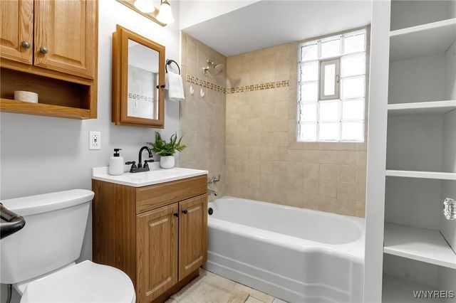 60 Evelyn Avenue, West Seneca, NY 14224