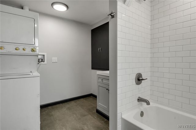 60 Evelyn Avenue, West Seneca, NY 14224