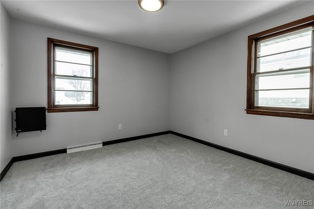 60 Evelyn Avenue, West Seneca, NY 14224