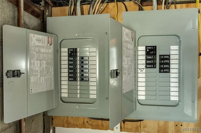 60 Evelyn Avenue, West Seneca, NY 14224