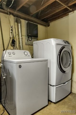 60 Evelyn Avenue, West Seneca, NY 14224