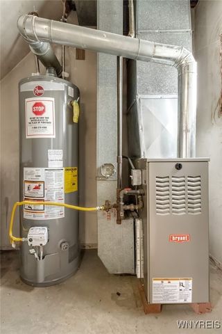 60 Evelyn Avenue, West Seneca, NY 14224