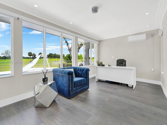 621 E Tropical Way, Plantation, FL 33317