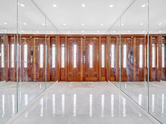 621 E Tropical Way, Plantation, FL 33317