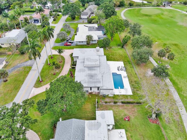 621 E Tropical Way, Plantation, FL 33317