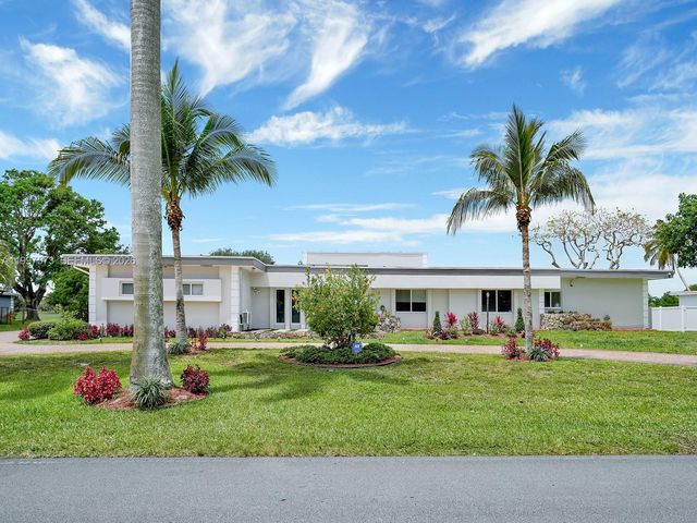 621 E Tropical Way, Plantation, FL 33317