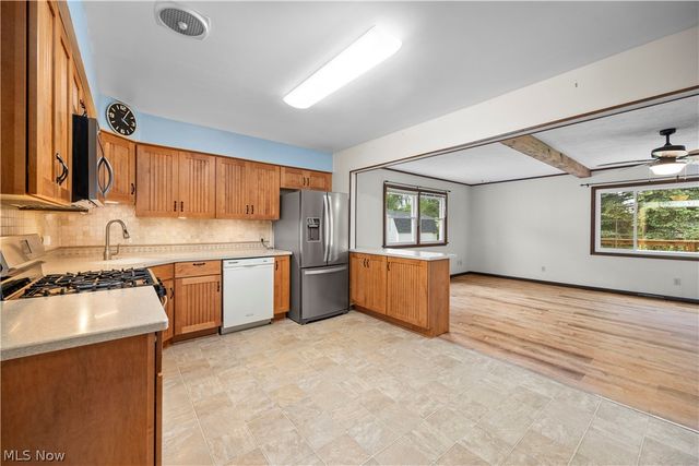 795 Tarry Lane, Amherst, OH 44001