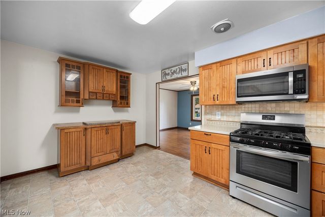 795 Tarry Lane, Amherst, OH 44001