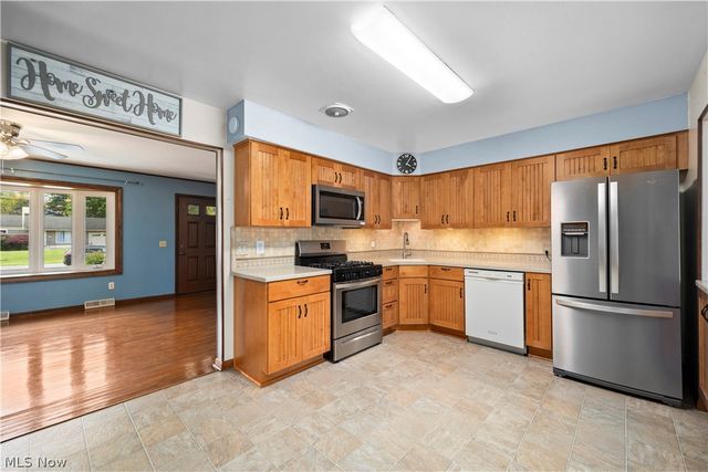 795 Tarry Lane, Amherst, OH 44001