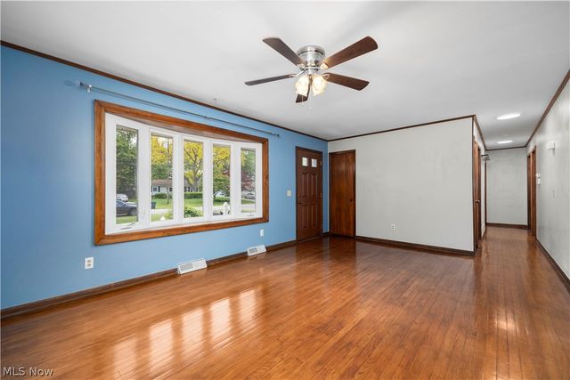 795 Tarry Lane, Amherst, OH 44001