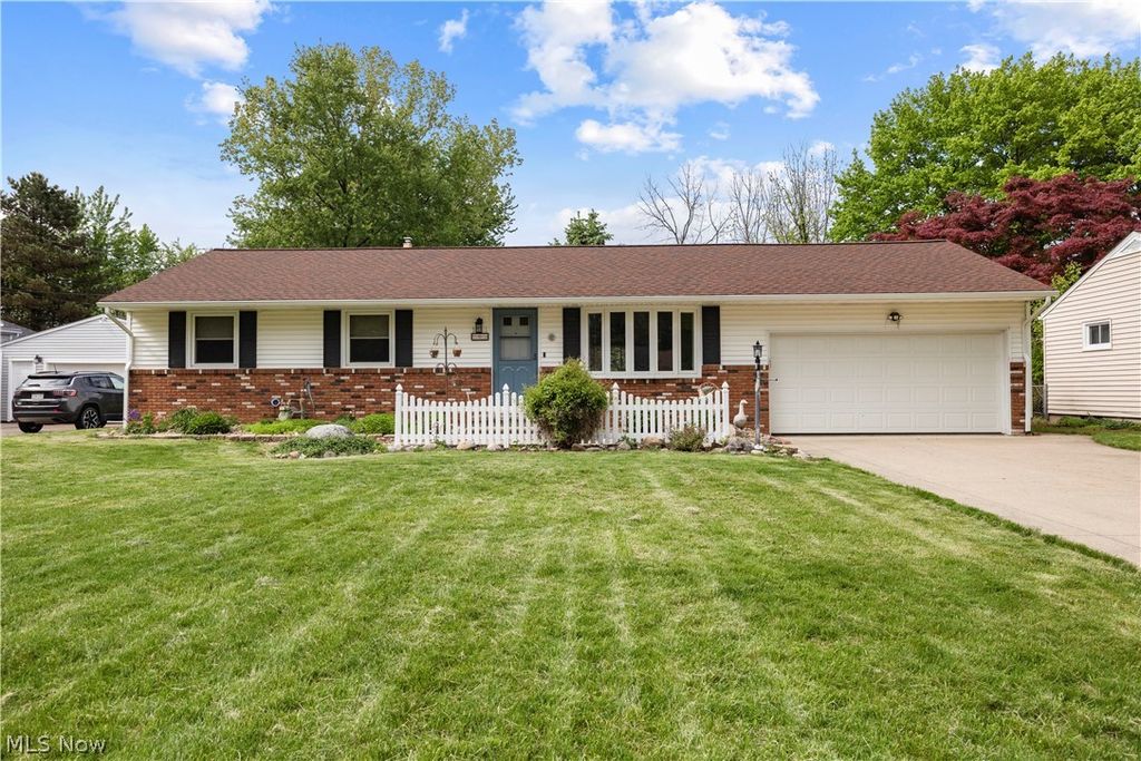 795 Tarry Lane, Amherst, OH 44001