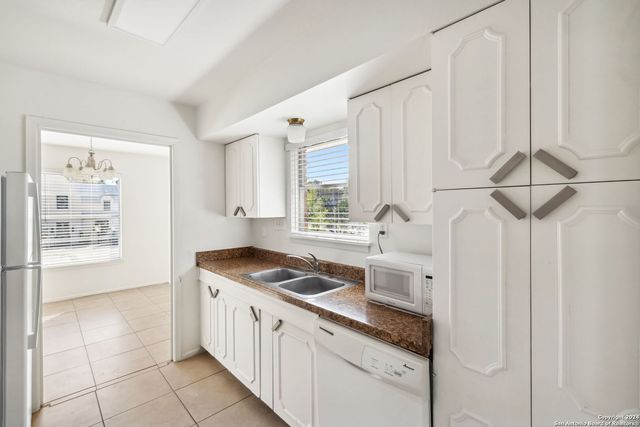 509 E Olmos Dr Apt 3, Olmos Park, TX 78212