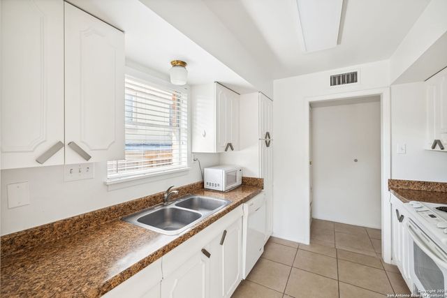 509 E Olmos Dr Apt 3, Olmos Park, TX 78212