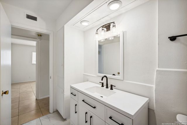 509 E Olmos Dr Apt 3, Olmos Park, TX 78212