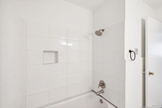 509 E Olmos Dr Apt 3, Olmos Park, TX 78212