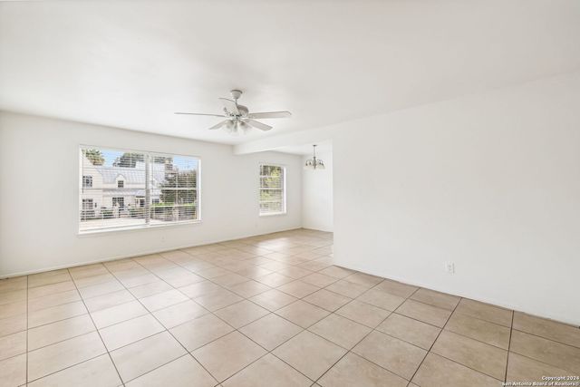 509 E Olmos Dr Apt 3, Olmos Park, TX 78212