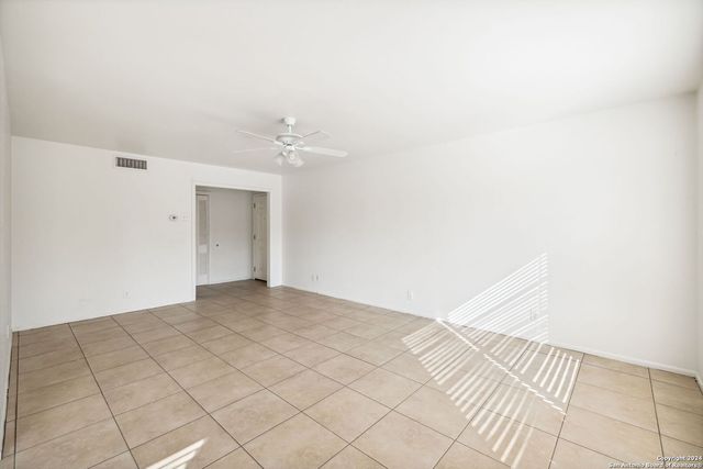509 E Olmos Dr Apt 3, Olmos Park, TX 78212