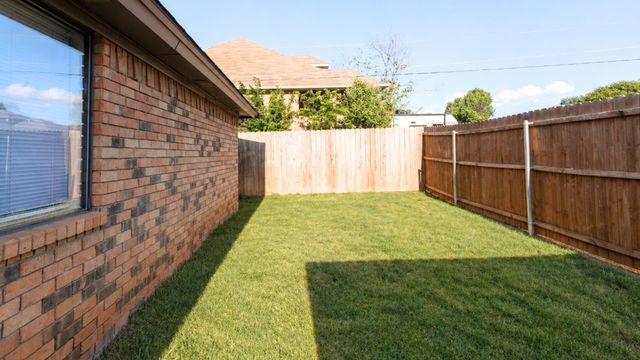 304 Moore Creek Road 300, Hurst, TX 76053