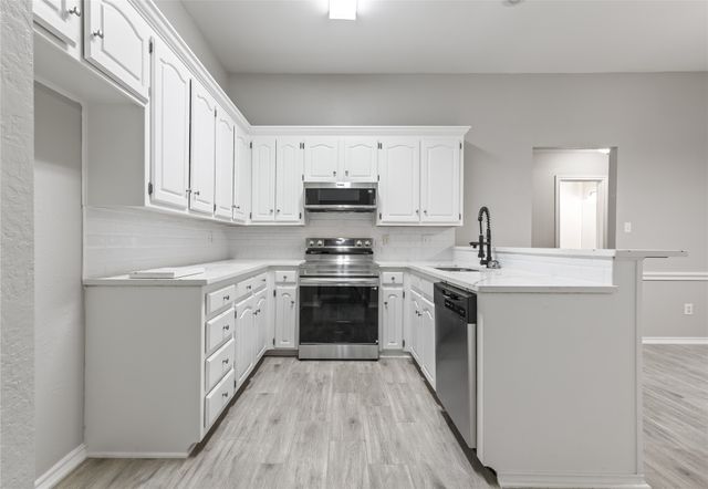 304 Moore Creek Road 300, Hurst, TX 76053
