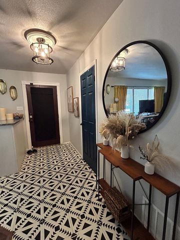 1109 Mogford St, Midland, TX 79701