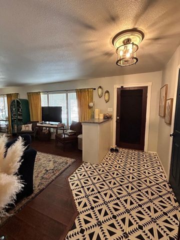 1109 Mogford St, Midland, TX 79701